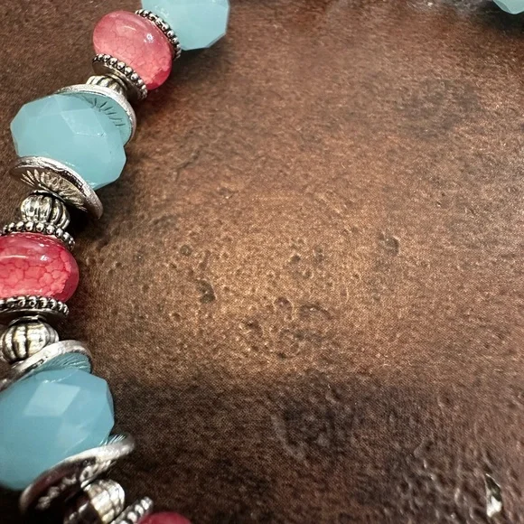 Chic Beaded Bracelet with Blue and Pink Accents - Picture 6 of 6